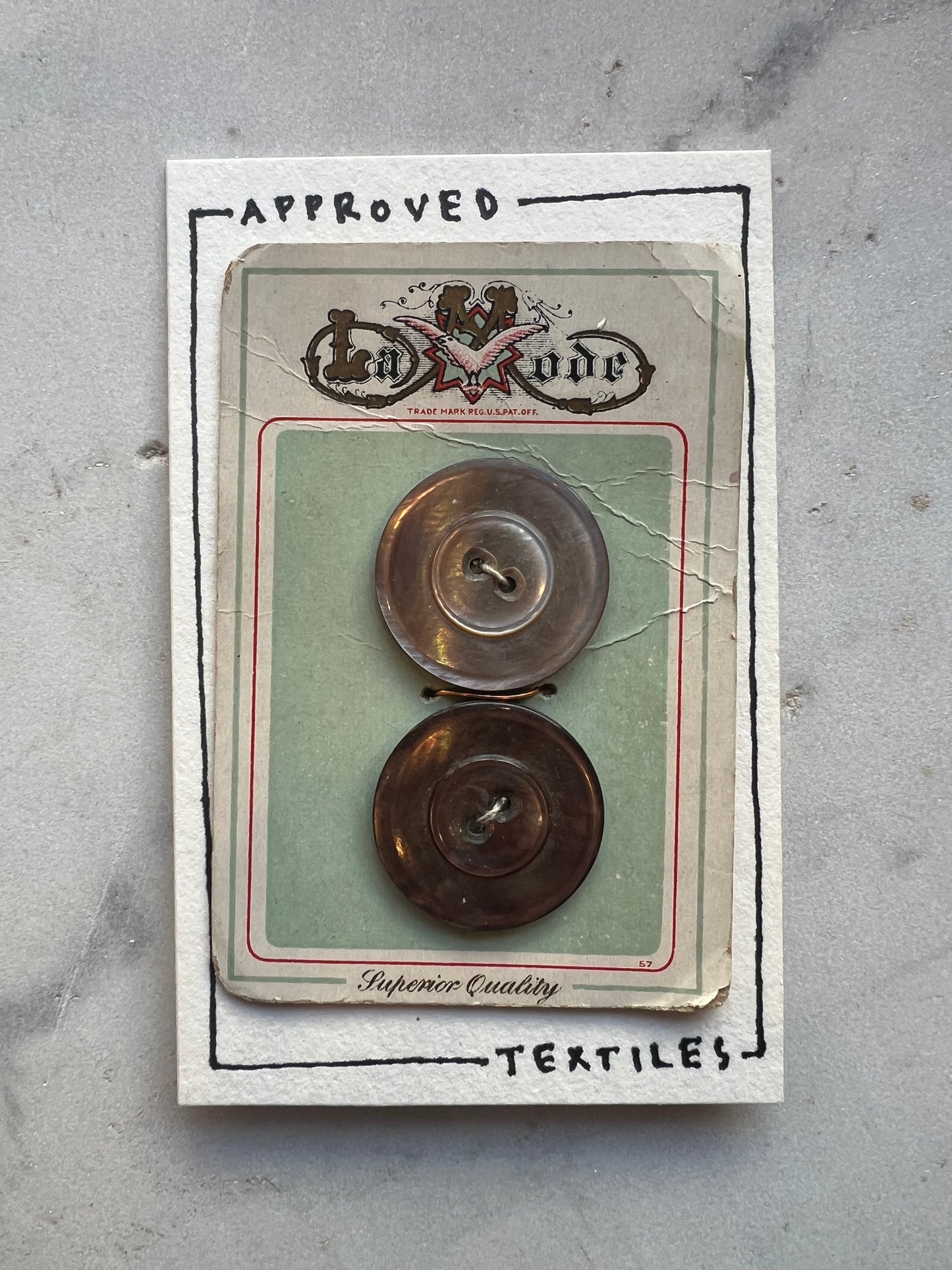 Oyster Shell Buttons 27mm