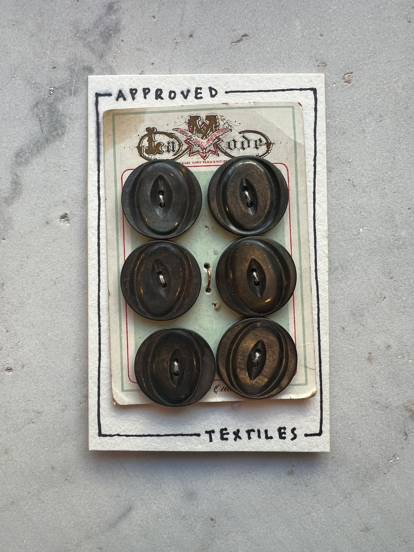 Oyster Shell Buttons 16mm