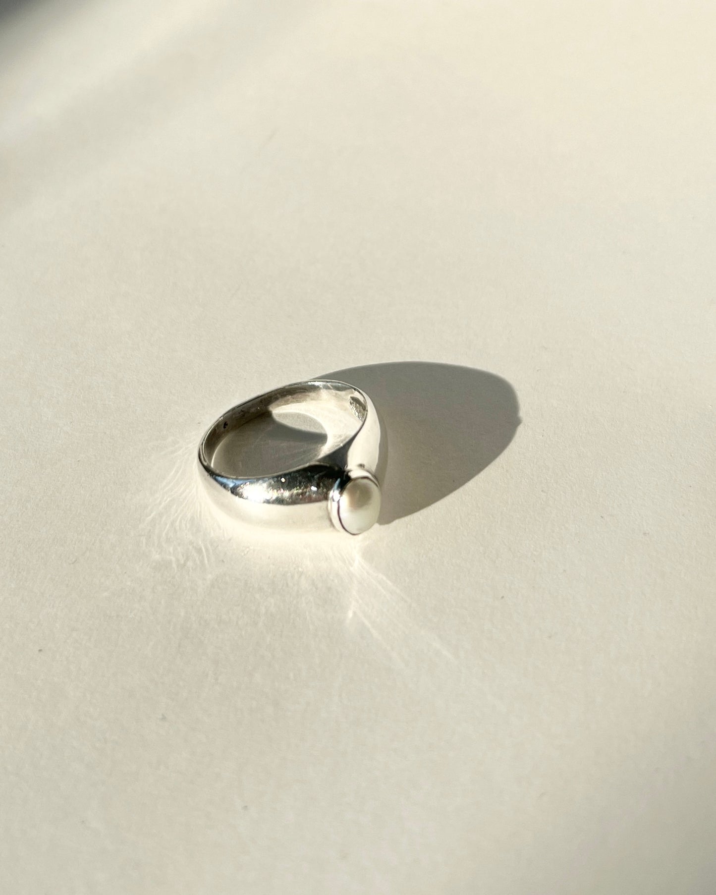 pearl or onyx cabochon silver ring